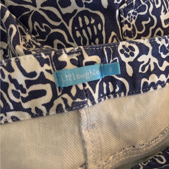J McLaughlin Denim Pattern Pants Size 6 White and Blue - Picture 2 of 5